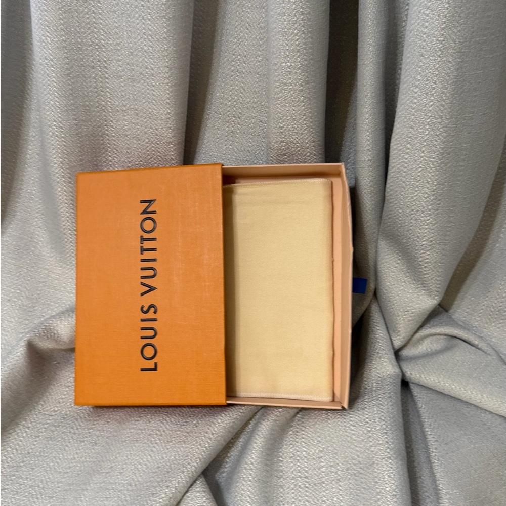 Louis Vuitton Orange Box with Cream Dust Bag - Picture 2 of 3